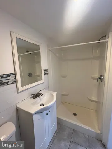 $1,815 | 2013 Delmar Drive, Folcroft, PA 19032