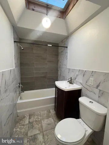 $1,815 | 2013 Delmar Drive, Folcroft, PA 19032