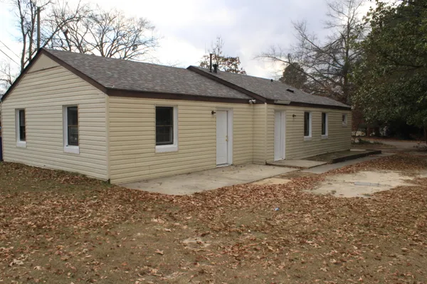 $1,690 | 301 Jehossee Drive Southeast, Aiken, SC 29801
