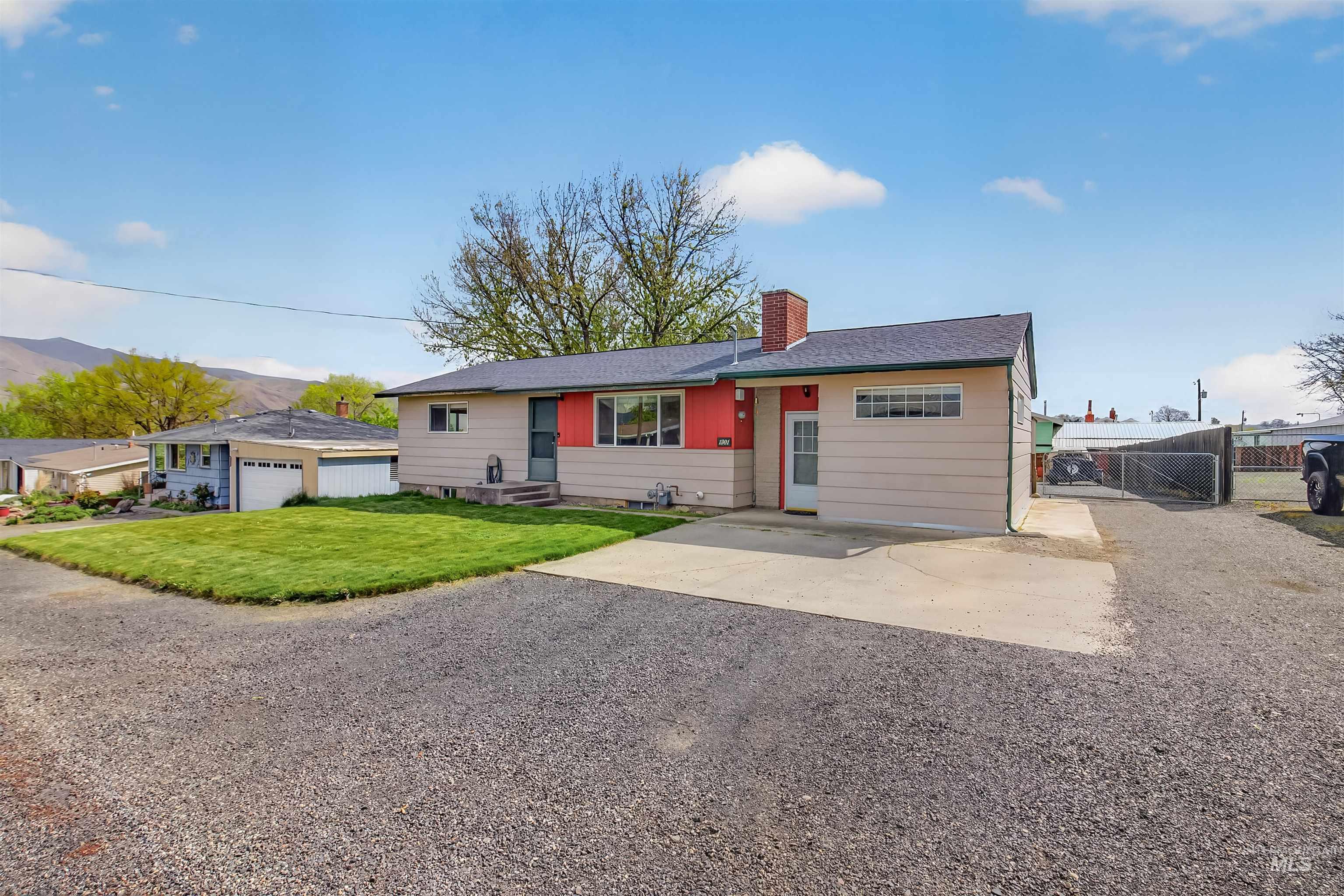 1301 Boston Street Clarkston, WA 99403 - Photo 4 of 48