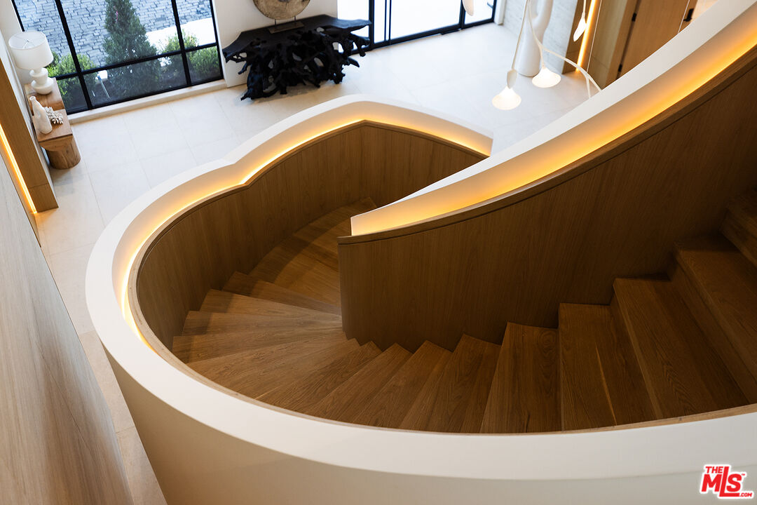 1165 Somera Road Los Angeles, CA 90077 - Photo 15 of 44