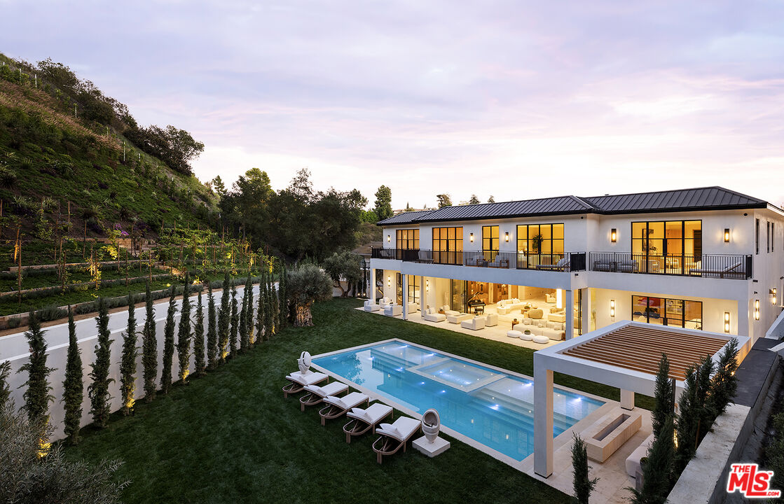 1165 Somera Road Los Angeles, CA 90077 - Photo 44 of 44 a view of an chairs in balcony