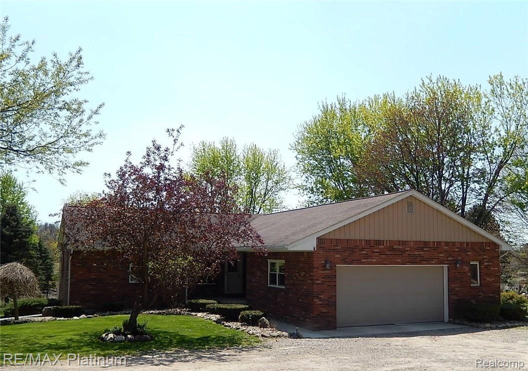 7442 Herbst Road Brighton, MI 48114 - Photo 2 of 70 2.JPG