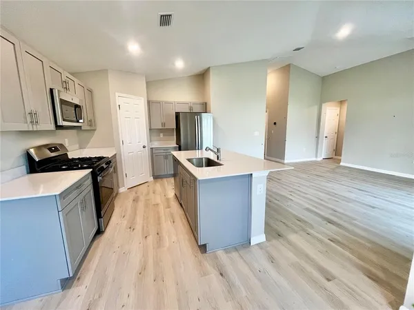 $2,295 | 14664 Gallop Run Drive, Lithia, FL 33547
