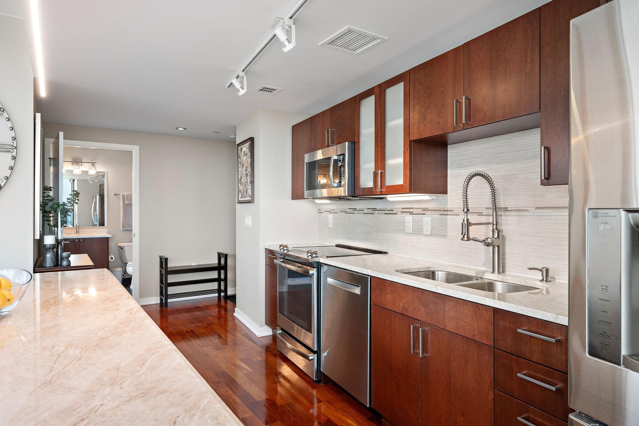 8151 33rd Avenue South, Unit 1509 Bloomington, MN 55425 - Photo 4 of 32