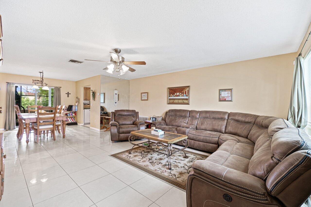 9300 Southwest 2nd Street Boca Raton, FL 33428 - Photo 5 of 25 005-9300Southwest2ndStreet-BocaRaton-FL-