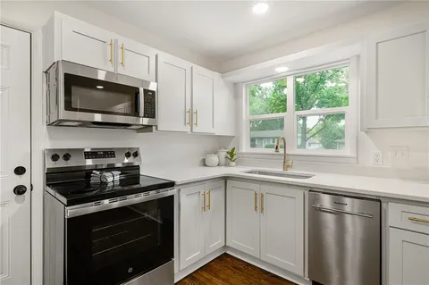 $344,000 | 11801 West 54th Street, Shawnee, KS 66203