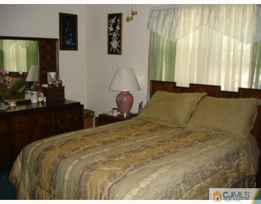 20 Ridgeview Road Jamesburg, NJ 08831 - Photo 7 of 10 Gallery Image 7