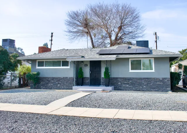 $279,900 | 801 North Arthur Avenue, Fresno, CA 93728