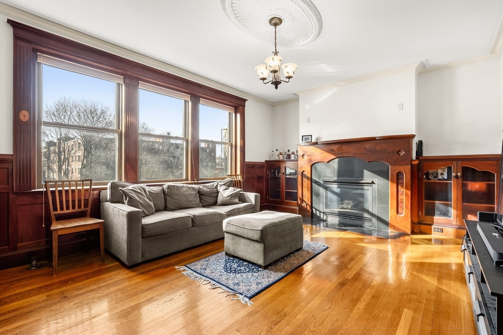 25 Stearns Road, Unit 4 Brookline, MA 02446 - Photo 1 of 24