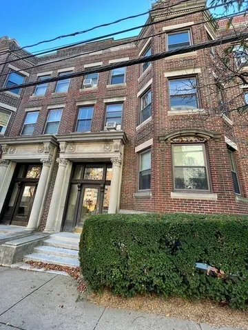 $3,500 | 25 Stearns Road, Unit 4, Brookline, MA 02446