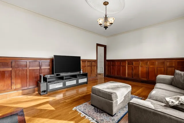 $3,500 | 25 Stearns Road, Unit 4, Brookline, MA 02446