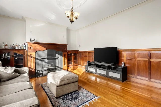 $3,500 | 25 Stearns Road, Unit 4, Brookline, MA 02446