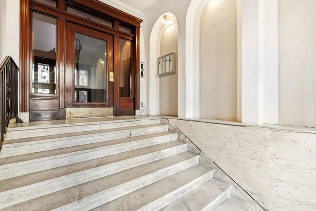 $3,500 | 25 Stearns Road, Unit 4, Brookline, MA 02446