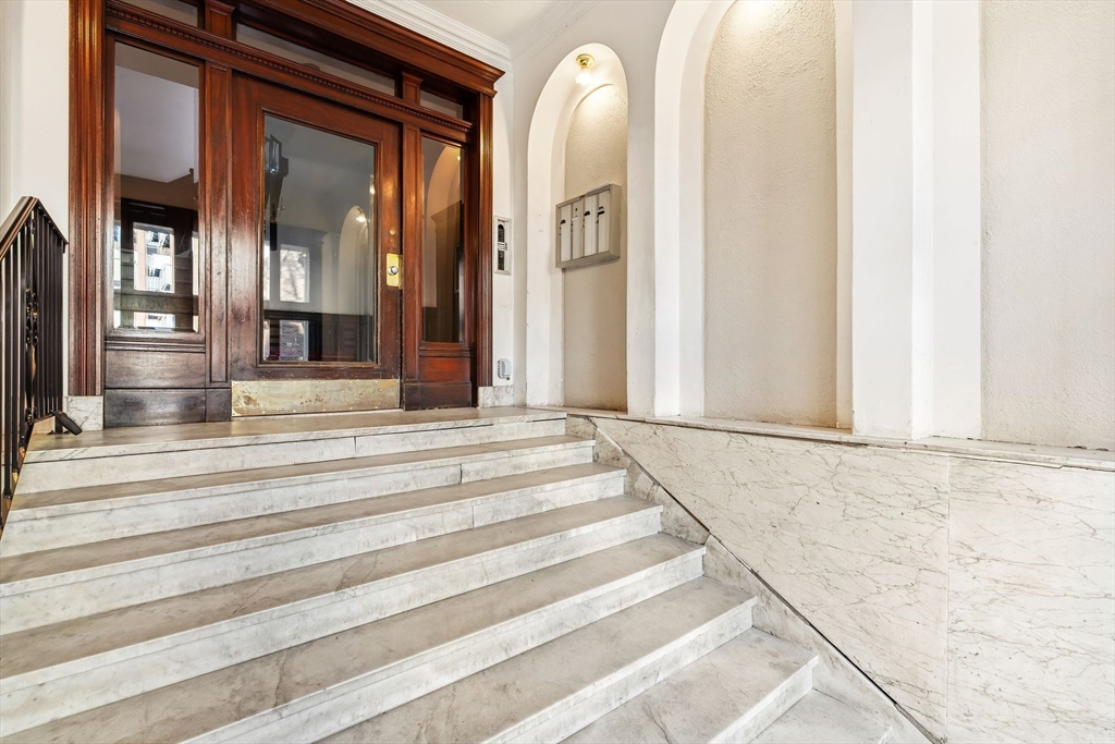 25 Stearns Road, Unit 4 Brookline, MA 02446 - Photo 23 of 24