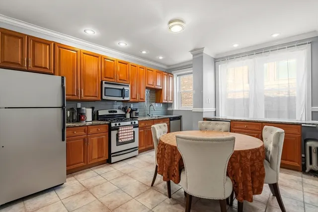 $3,500 | 25 Stearns Road, Unit 4, Brookline, MA 02446