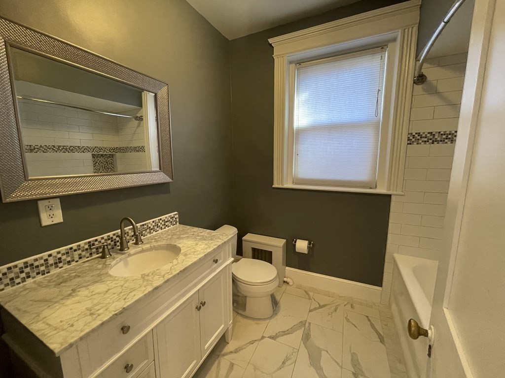 25 Stearns Road, Unit 4 Brookline, MA 02446 - Photo 8 of 24