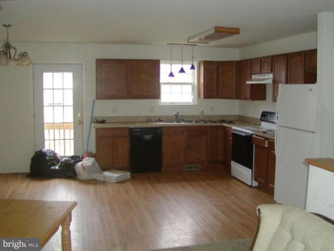 401 Whispering Wind Road Hancock, MD 21750 - Photo 2 of 4 Kitchen/Dining Room