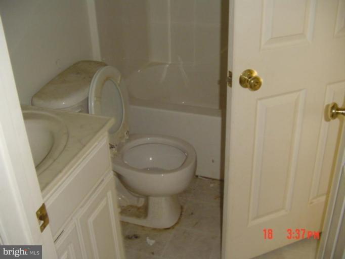 401 Whispering Wind Road Hancock, MD 21750 - Photo 3 of 4 Bath #1