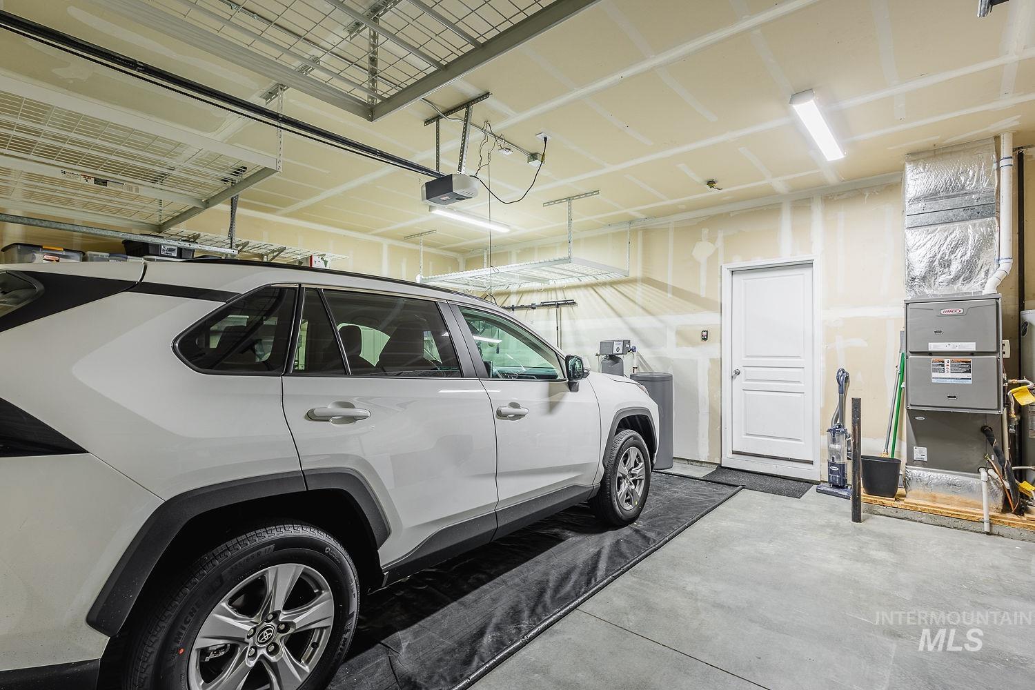 2515 Fallcrest Street Caldwell, ID 83607 - Photo 41 of 48 Garage featuring heating unit