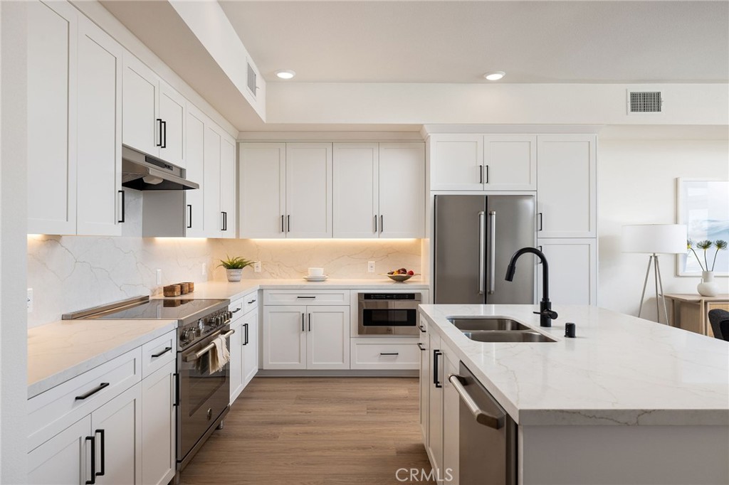 414 Main Street, Unit 430 Huntington Beach, CA 92648 - Photo 3 of 35