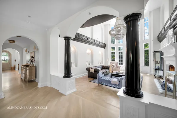 $3,100,000 | 8 Brooke Lane, South Barrington, IL 60010