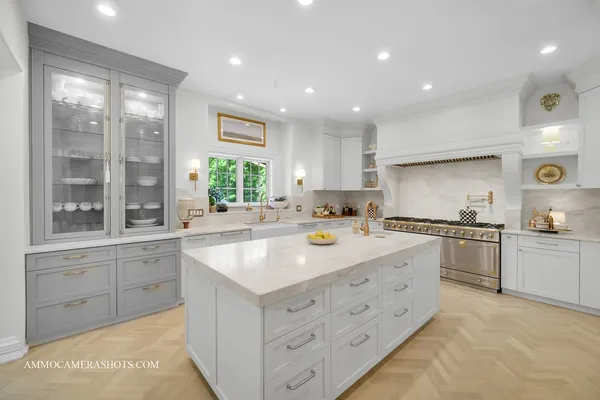 $3,100,000 | 8 Brooke Lane, South Barrington, IL 60010