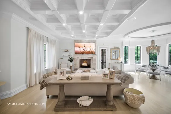 $3,100,000 | 8 Brooke Lane, South Barrington, IL 60010