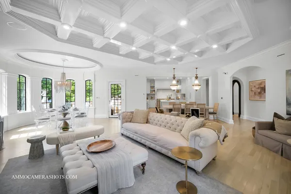 $3,100,000 | 8 Brooke Lane, South Barrington, IL 60010