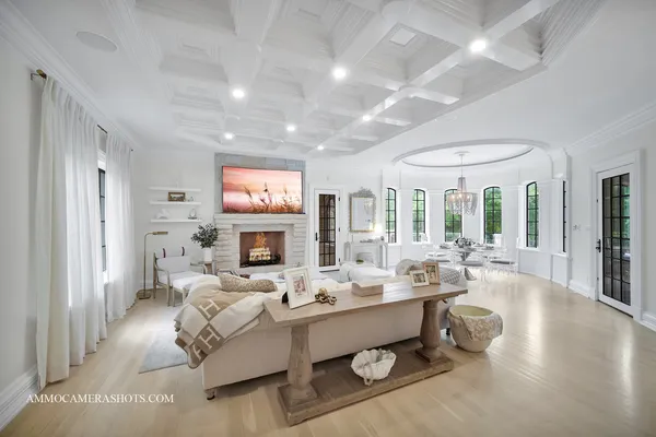 $3,100,000 | 8 Brooke Lane, South Barrington, IL 60010