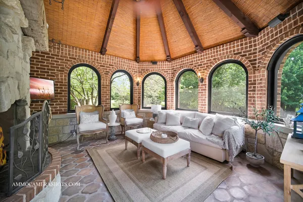 $3,100,000 | 8 Brooke Lane, South Barrington, IL 60010