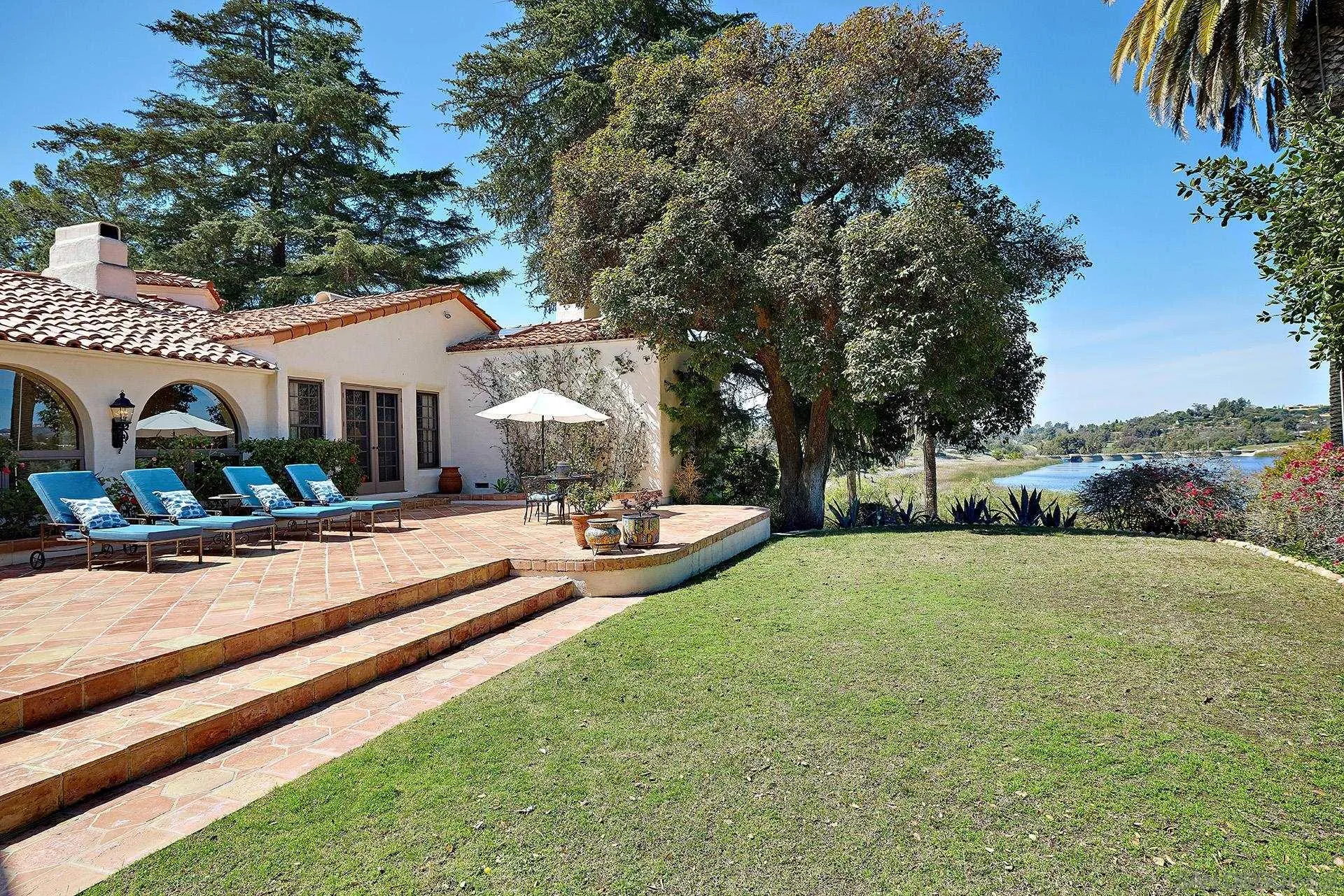 6525 Lago Lindo Rancho Santa Fe, CA 92067 - Photo 35 of 47 More breathtaking views off the front entry patio.