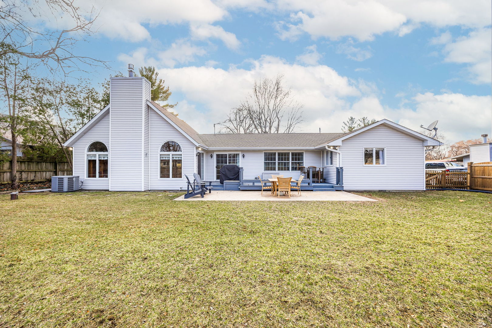 3560 Bass Court Morris, IL 60450 - Photo 26 of 34 a front view of a house with swimming pool having outdoor seating