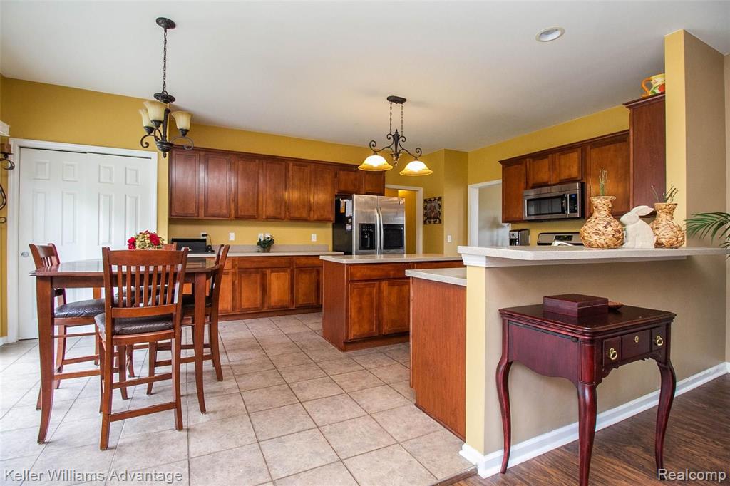 49692 Great Falls Road Canton, MI 48188 - Photo 4 of 38