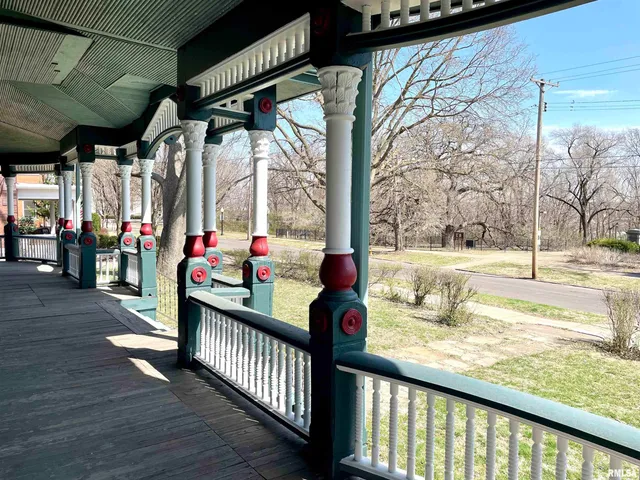 $225,000 | 429 West High Street, Peoria, IL 61606