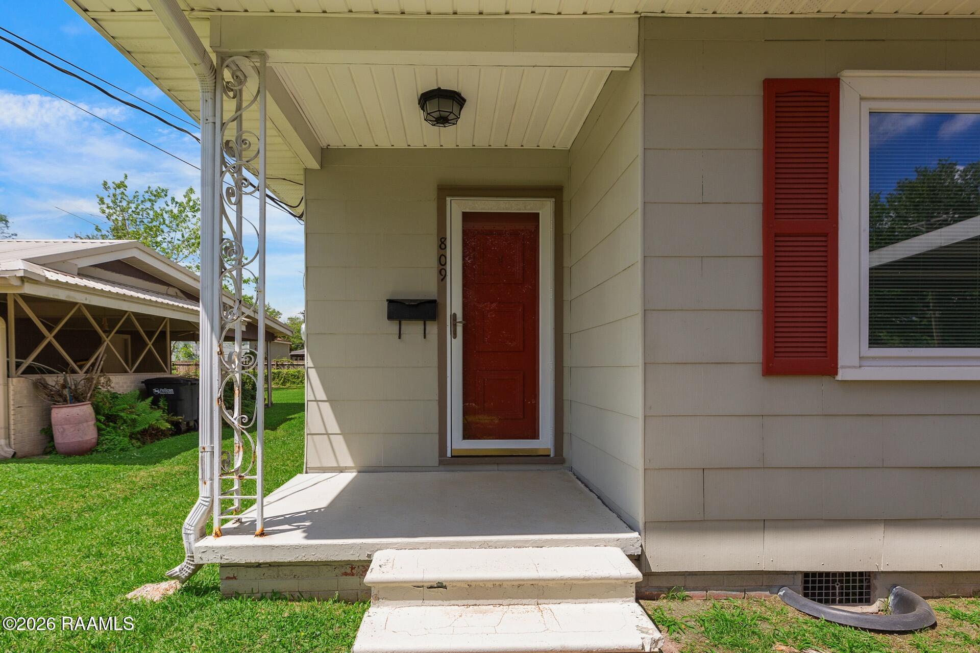 809 Prioux Street New Iberia, LA 70563 - Photo 2 of 27 809 Prioux New Iberia-2