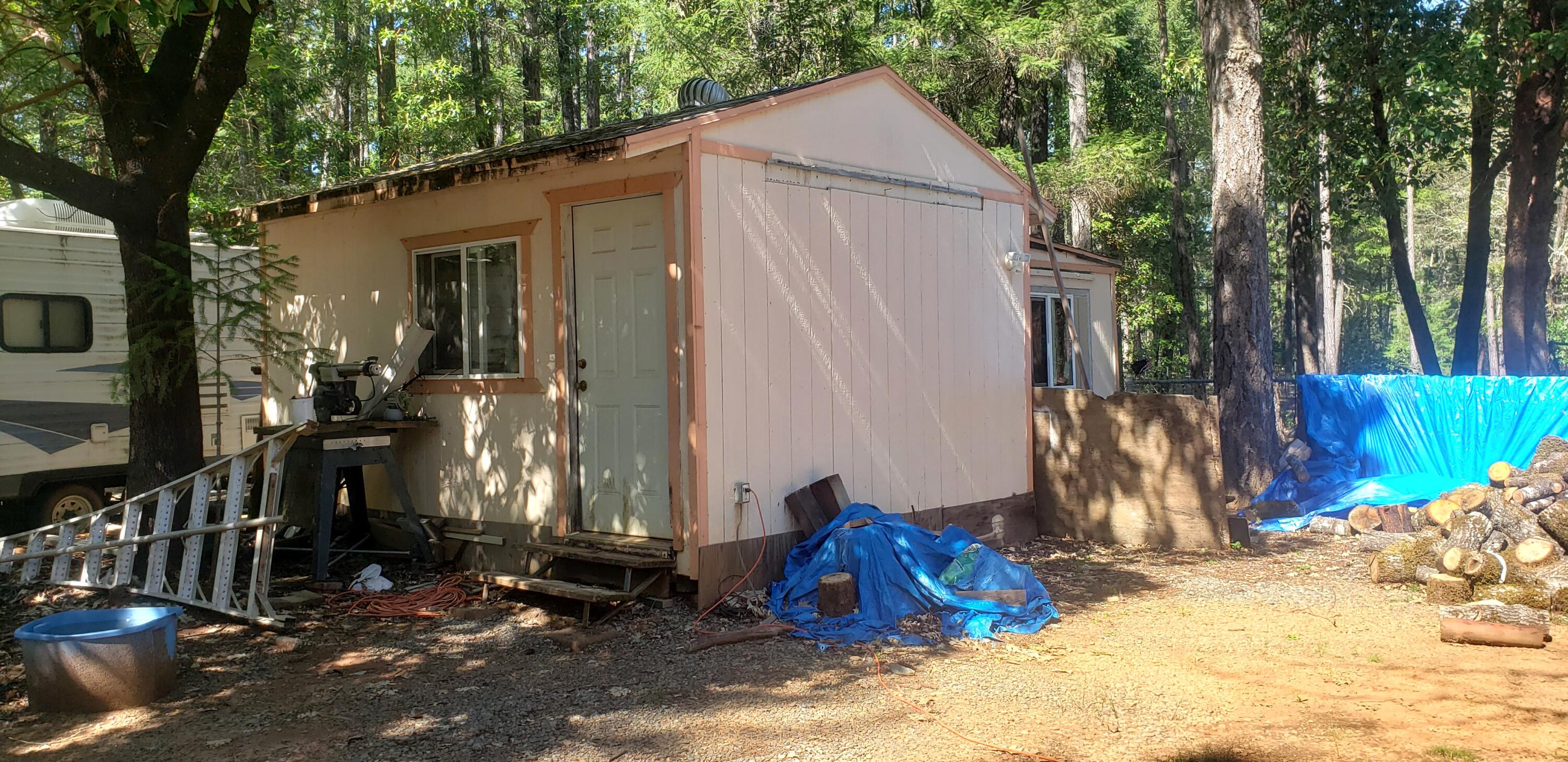 400 Glendon Road Cave Junction, OR 97523 - Photo 5 of 28 Needs some TLC