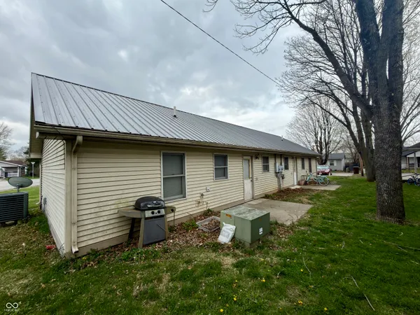 $320,000 | 600 North Grant Street, Edinburgh, IN 46124