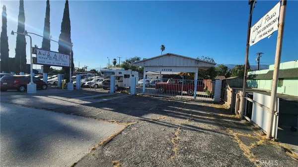 $399,999 | 25748 Base Line, Highland, CA 92410