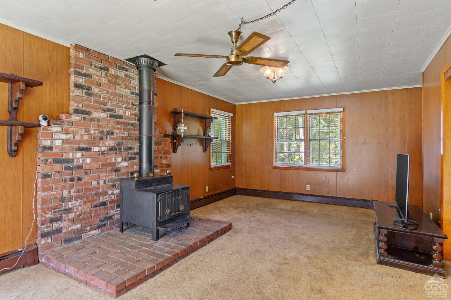 3 Eichybush Road Kinderhook, NY 12106 - Photo 15 of 26 Cozy family room with woodstove