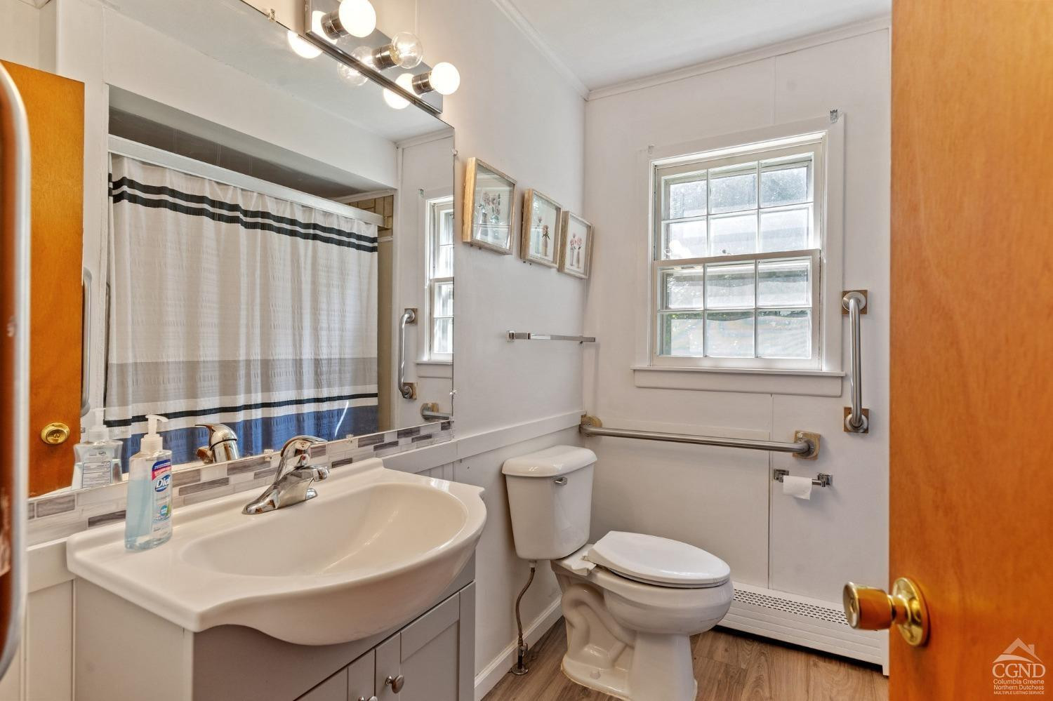 3 Eichybush Road Kinderhook, NY 12106 - Photo 16 of 26 Downstairs full bath