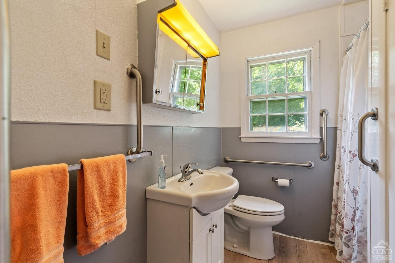 3 Eichybush Road Kinderhook, NY 12106 - Photo 23 of 26 Upstairs bath with shower