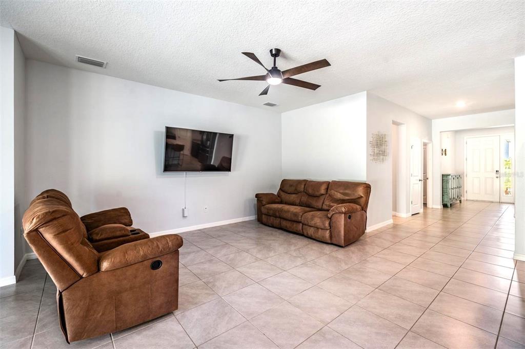 16619 Goose Ribbon Place Wimauma, FL 33598 - Photo 7 of 44