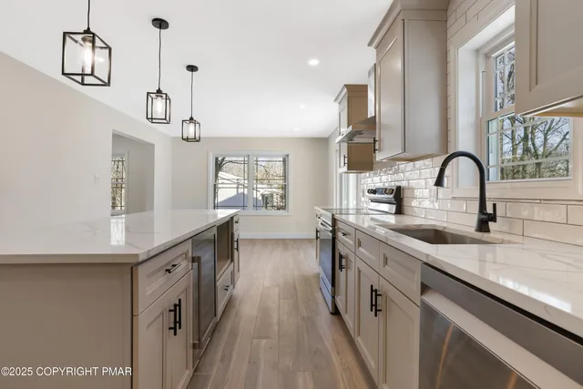 a view of room with sink
