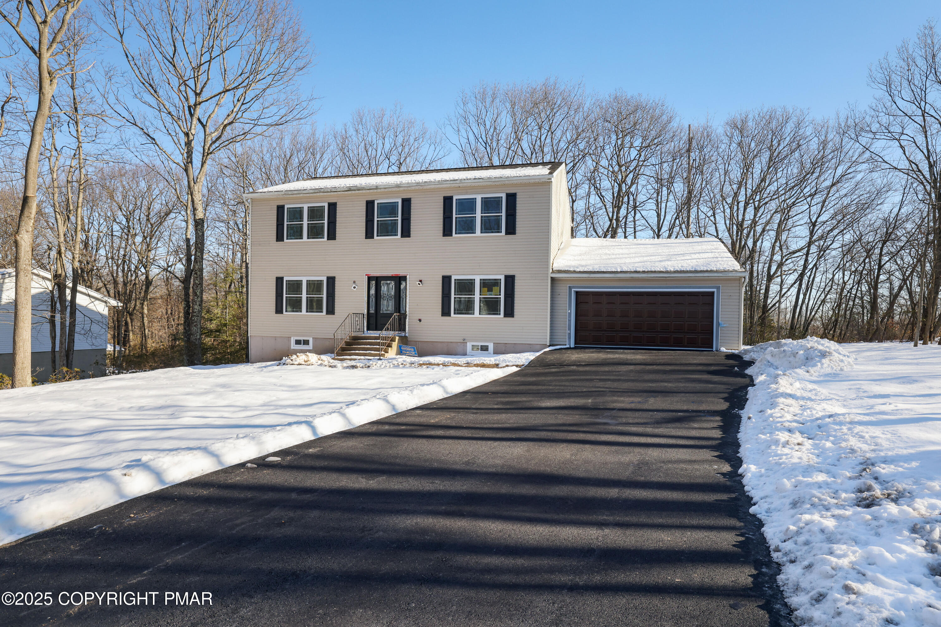 14 Stonegate Court Mount Pocono, PA 18344 - Photo 2 of 71 Street view
