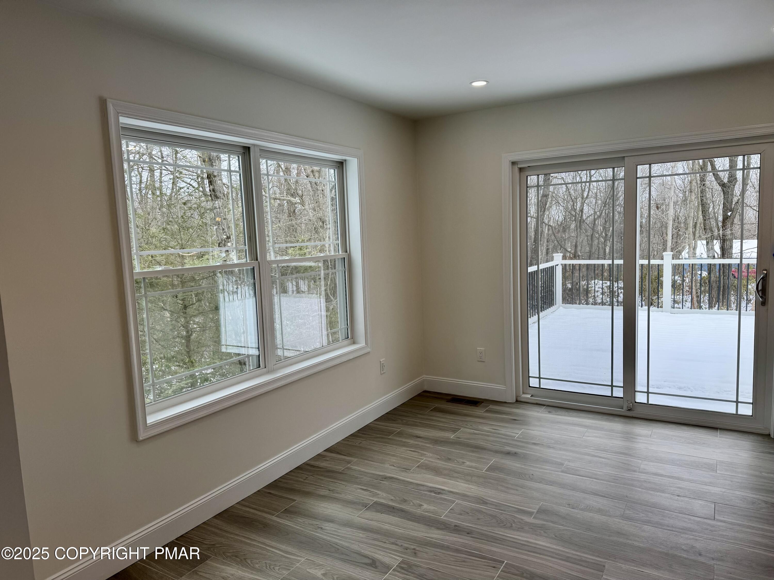 14 Stonegate Court Mount Pocono, PA 18344 - Photo 21 of 71 eating area
