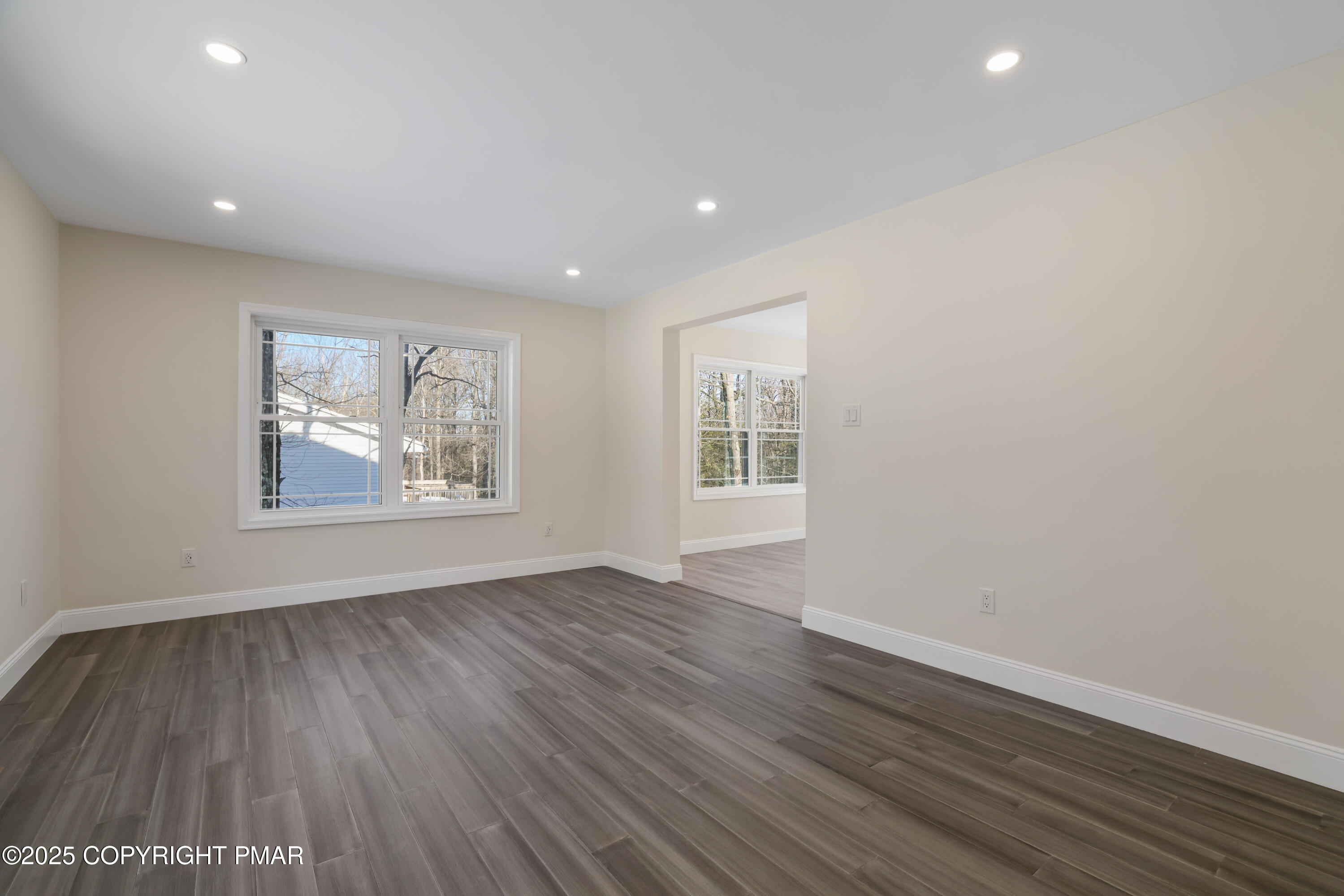 14 Stonegate Court Mount Pocono, PA 18344 - Photo 22 of 71 dining room