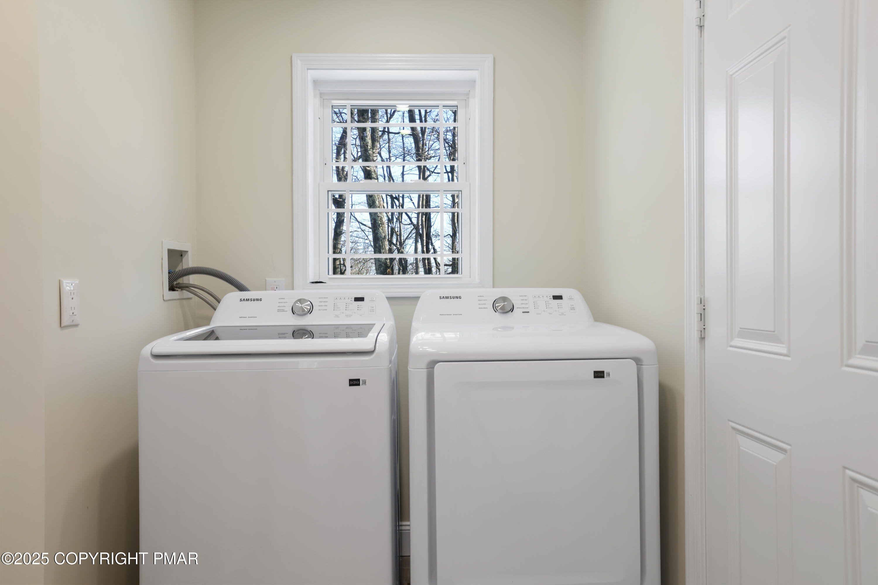 14 Stonegate Court Mount Pocono, PA 18344 - Photo 28 of 71 laundry