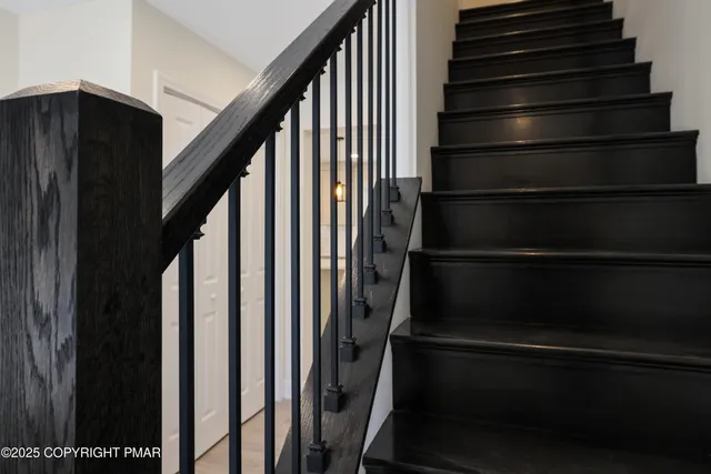 $485,000 | 14 Stonegate Court, Mount Pocono, PA 18344