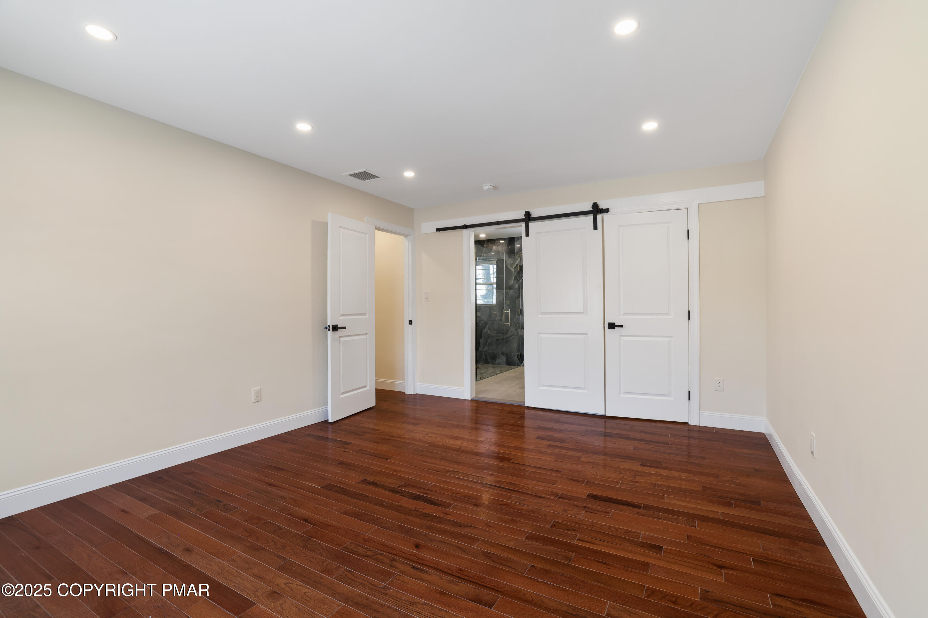 14 Stonegate Court Mount Pocono, PA 18344 - Photo 32 of 71 main bedroom